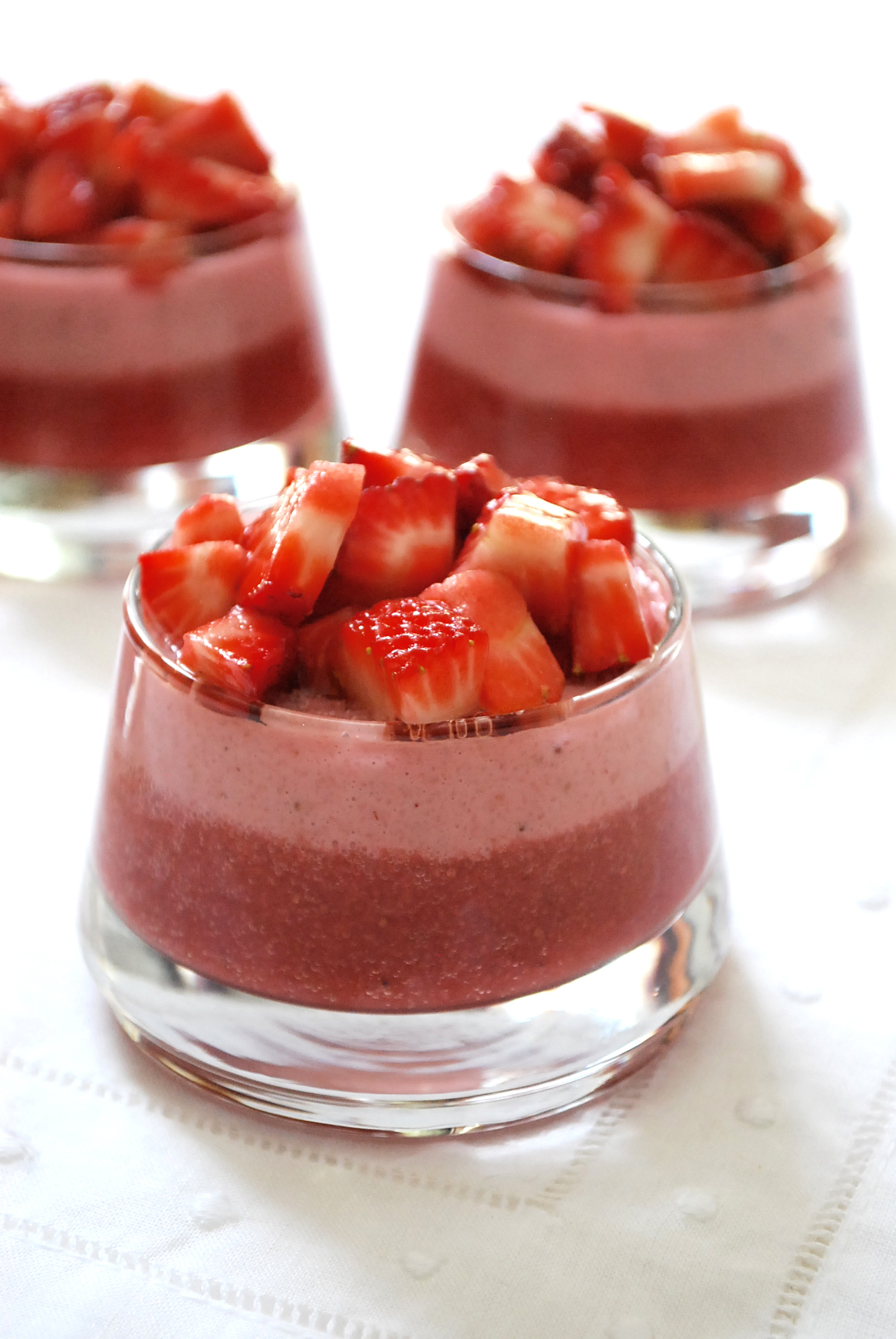 Verrines aux fraises, yogourt et érable