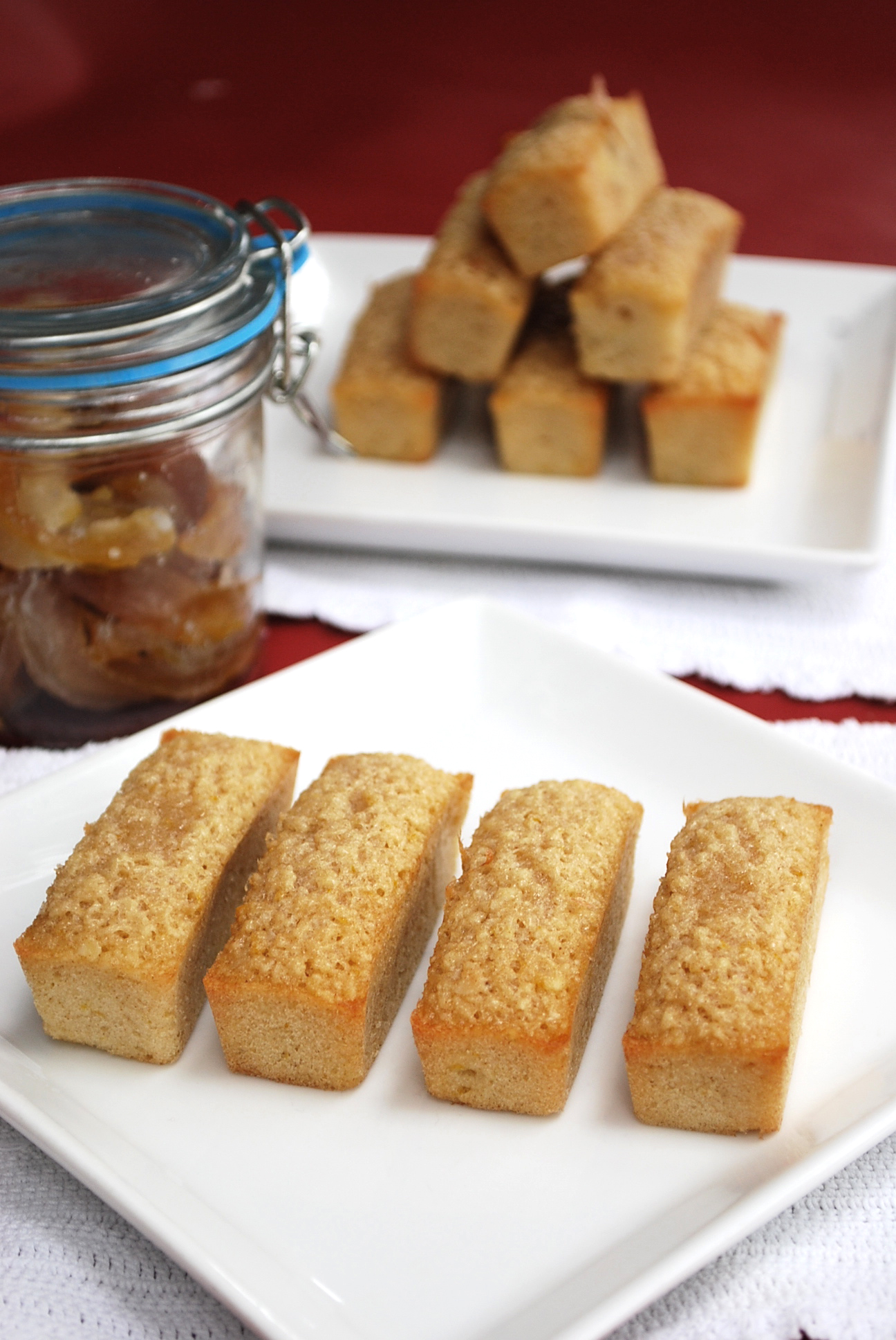 Financiers à la noisette et à main de Bouddha
