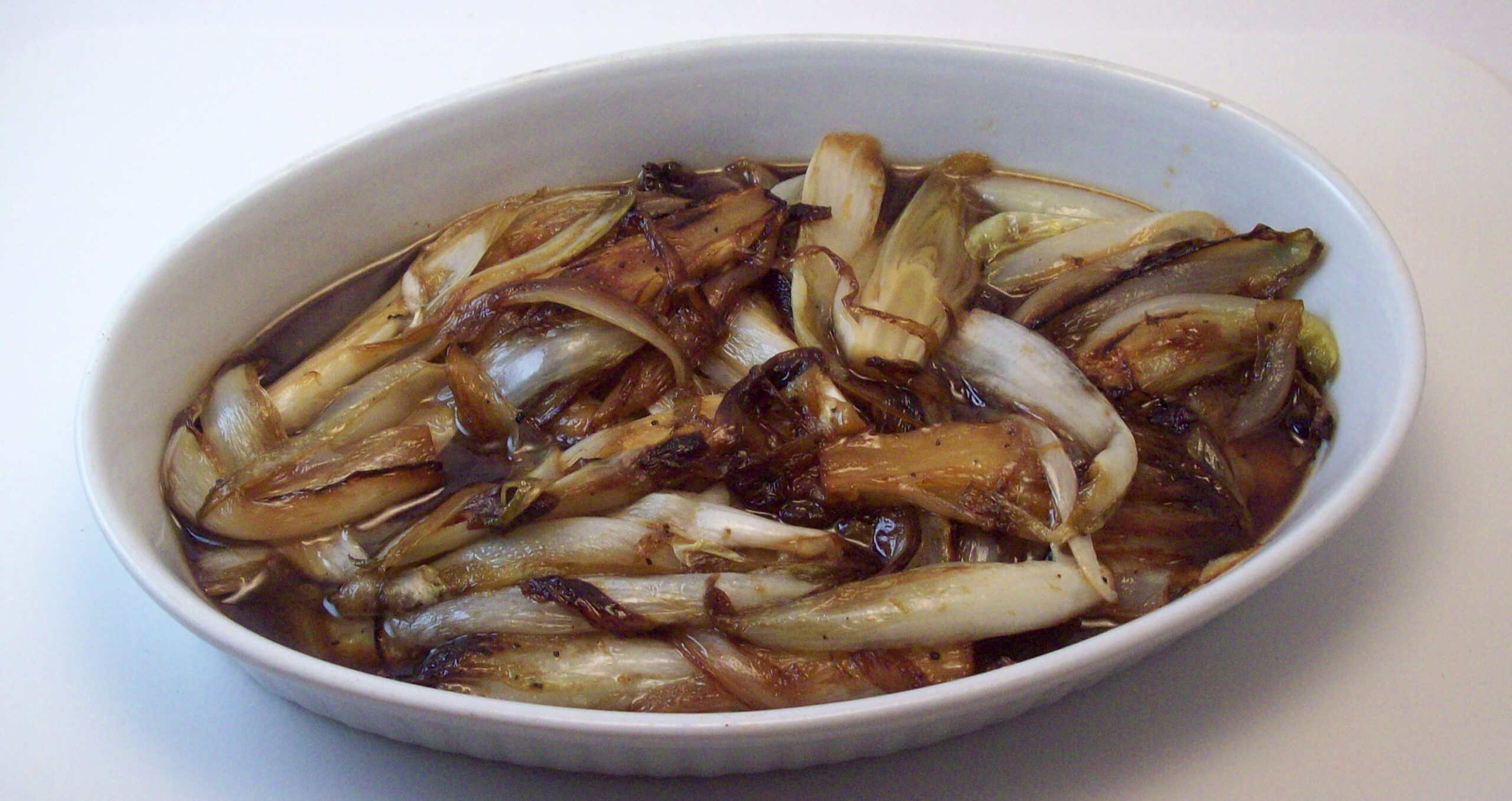 Endives caramélisées au sirop d'érable et vinaigre de vin rouge