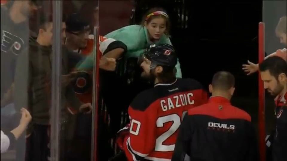 Some NHL players have the audacity not to wear shells